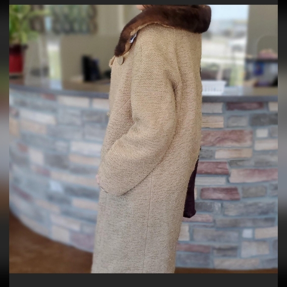 Vintage 1960s wool and mink coat - Picture 2 of 7